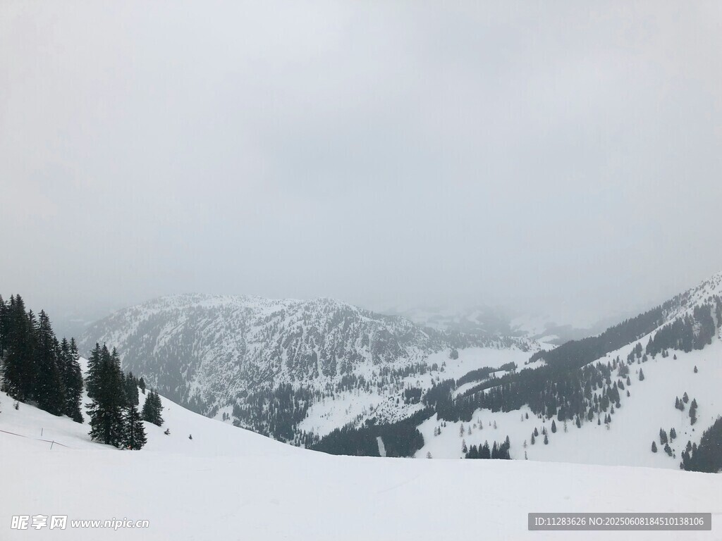 冬日雪山美景