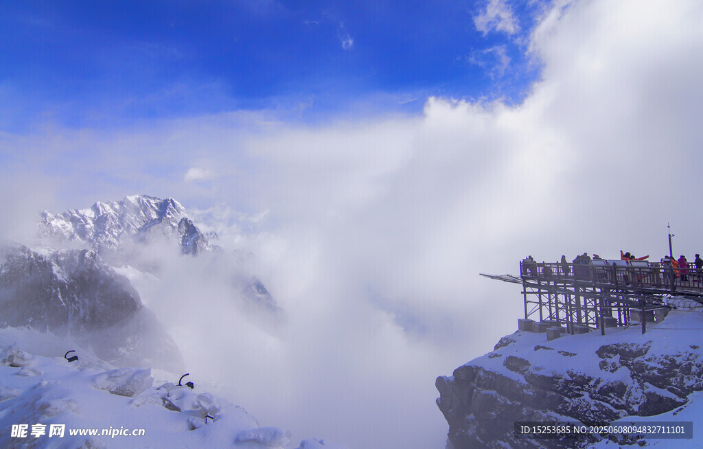 雪山觀景臺壯麗風光
