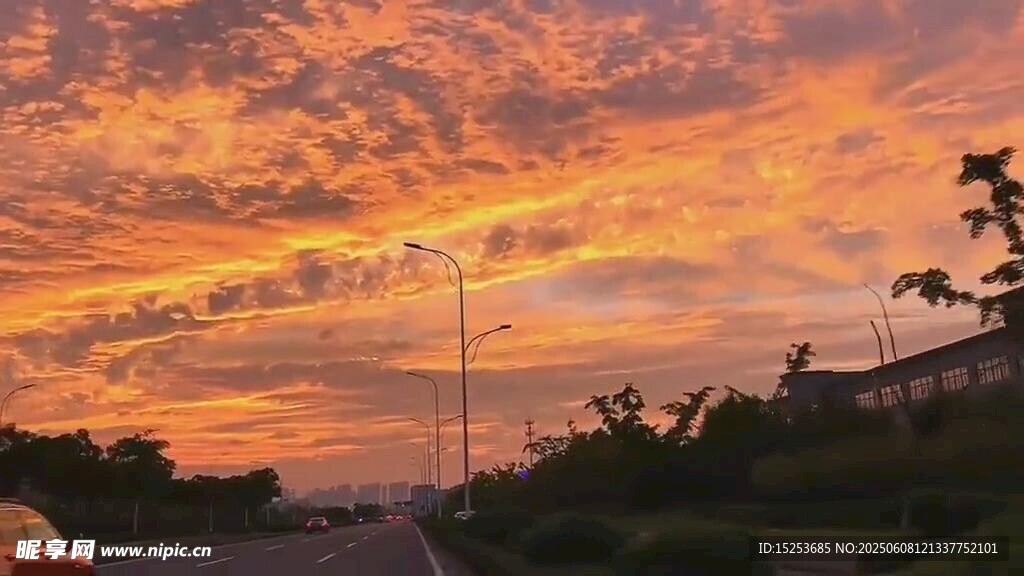 日落時分絢爛天空美景
