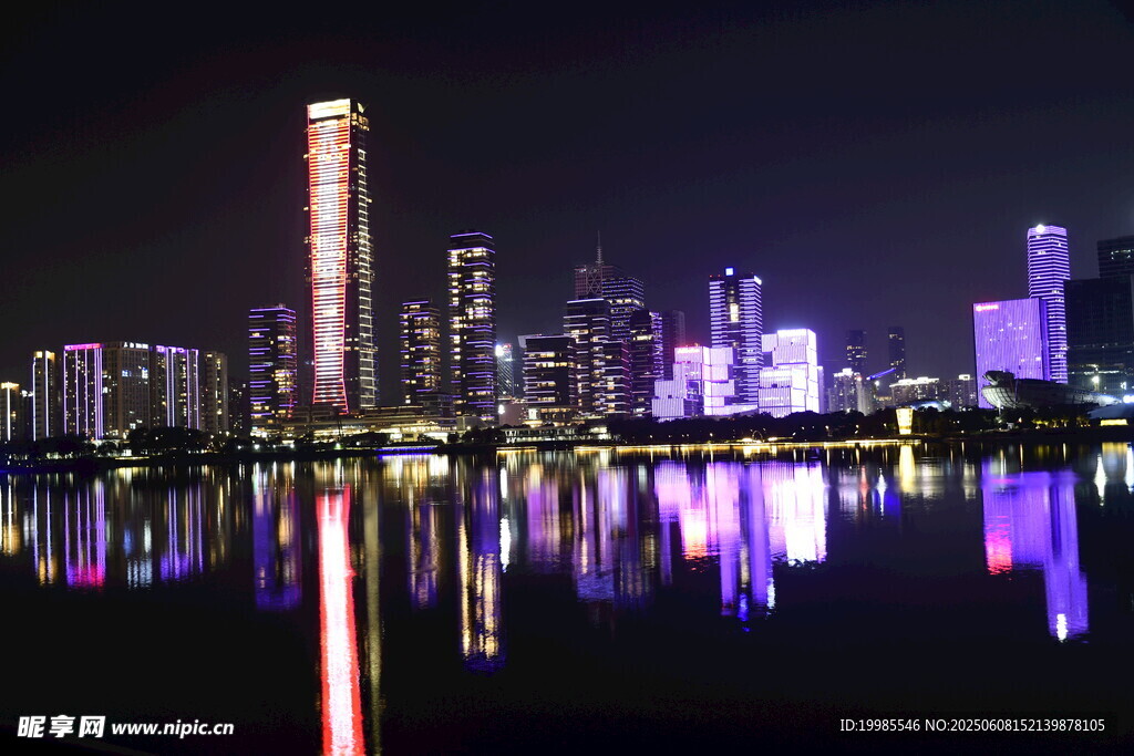 海邊建筑夜景倒影燈光