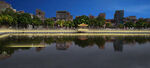 湖畔城市風光倒影美景