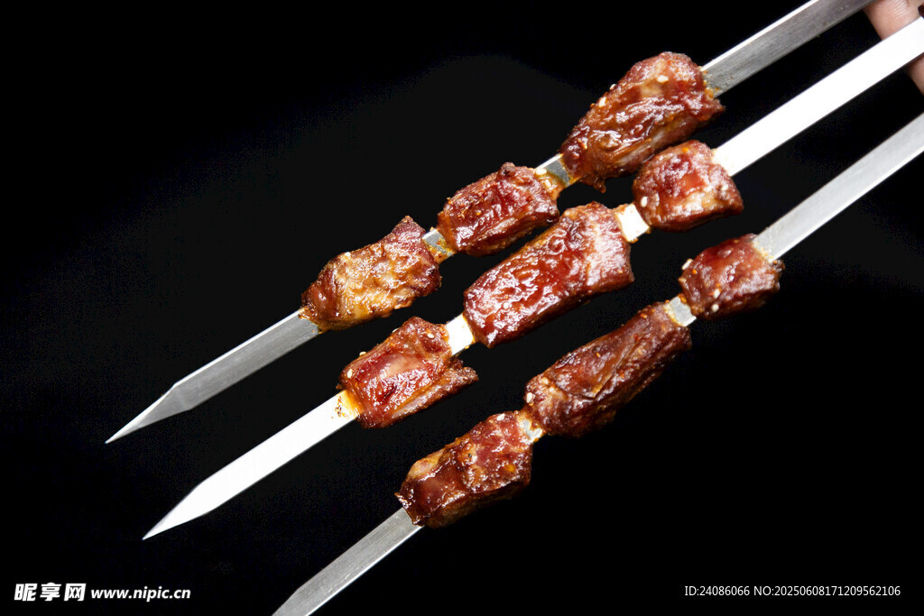 美味烤肉串誘人呈現(xiàn)