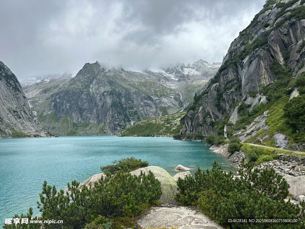 高山藍(lán)湖美景
