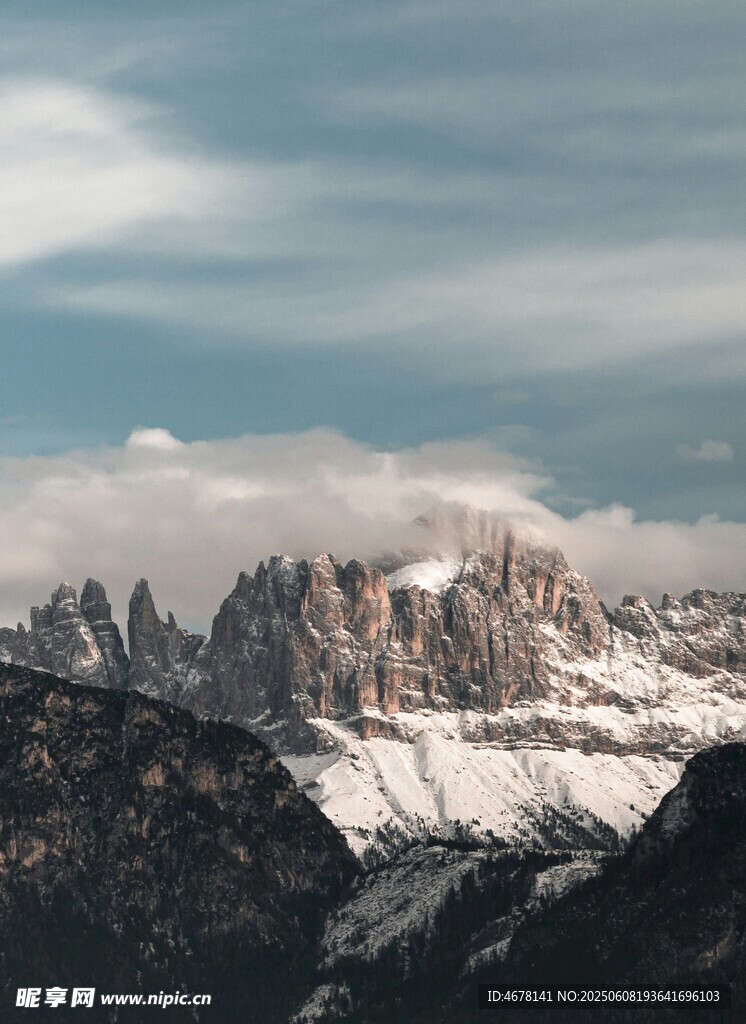 壯麗雪山景觀