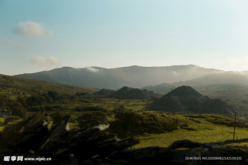 山間綠野美景