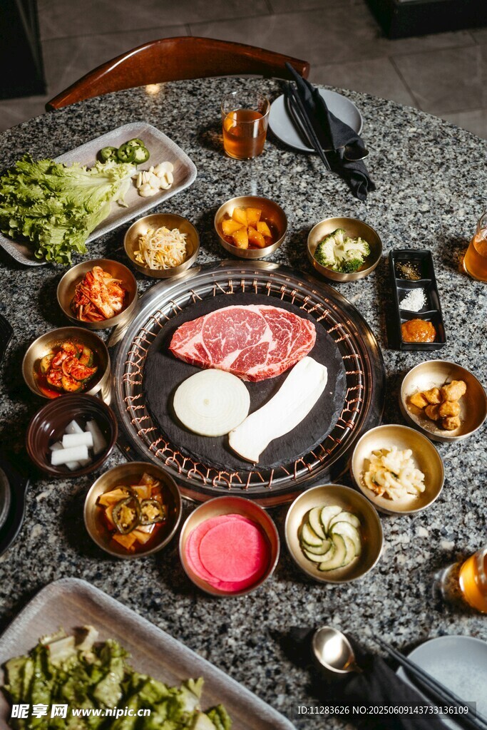 豐盛日式火鍋食材拼盤