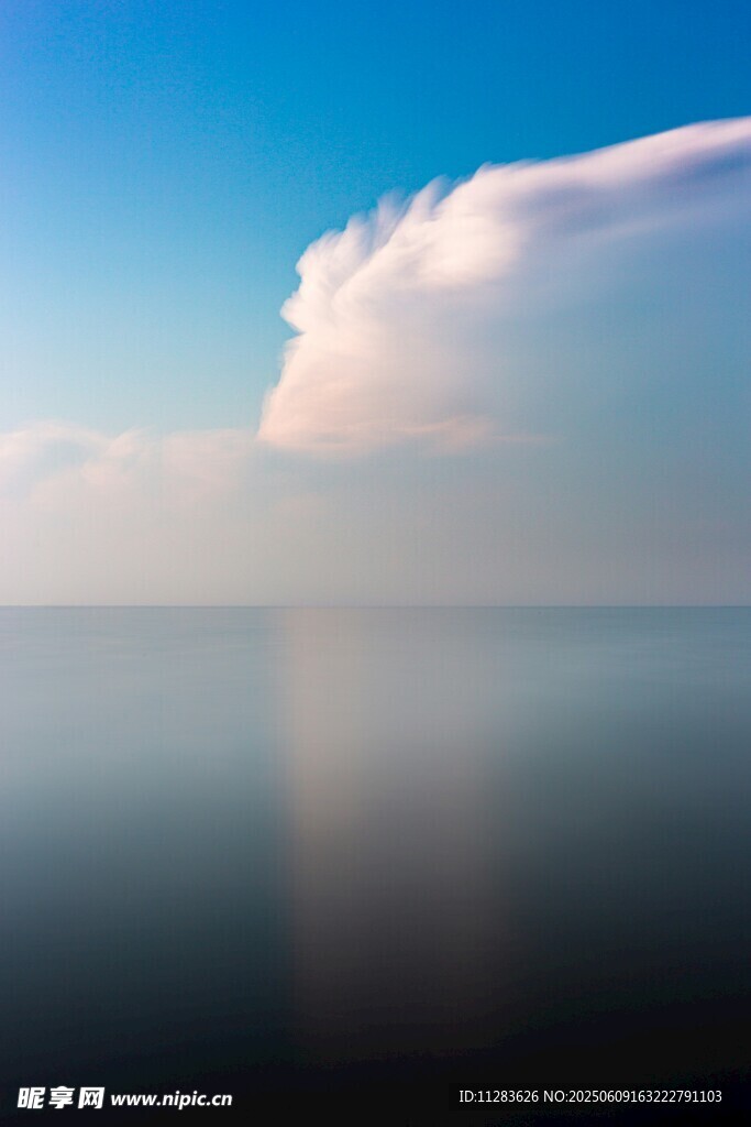 海上云景