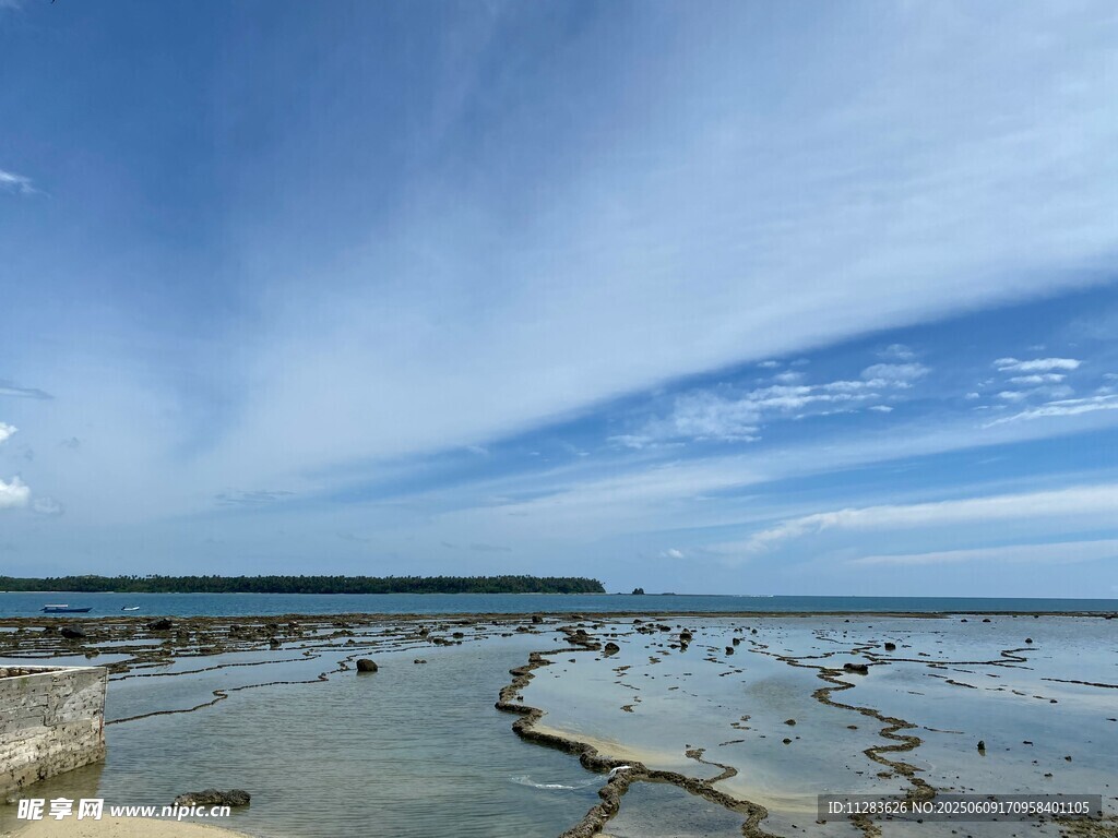 海邊淺灘風光