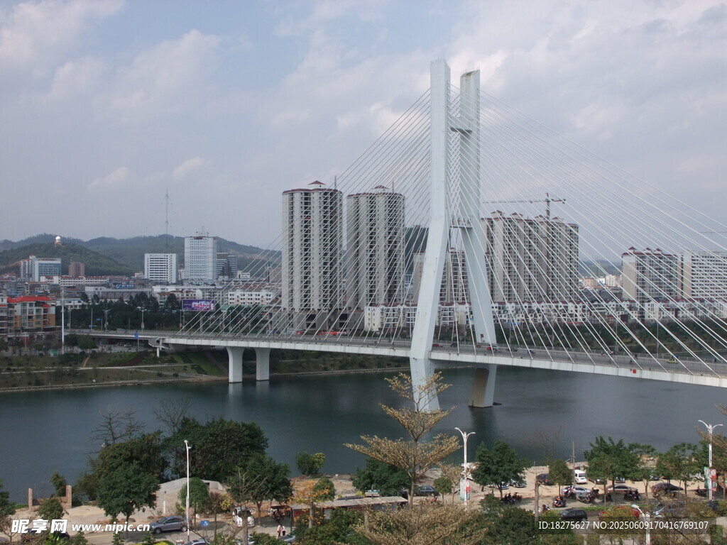 現(xiàn)代城市橋梁景觀