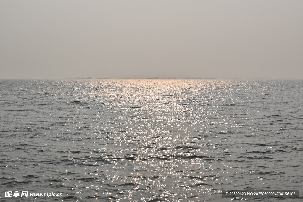 海面落日余暉美景