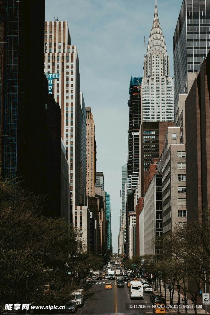 都市繁華街道景象