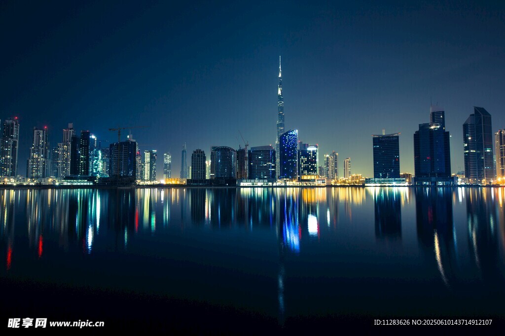 城市與水面的輝映