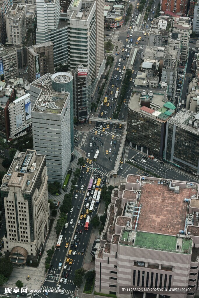 俯瞰繁華都市建筑群