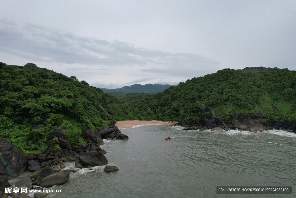 山海相依的秀麗自然景觀