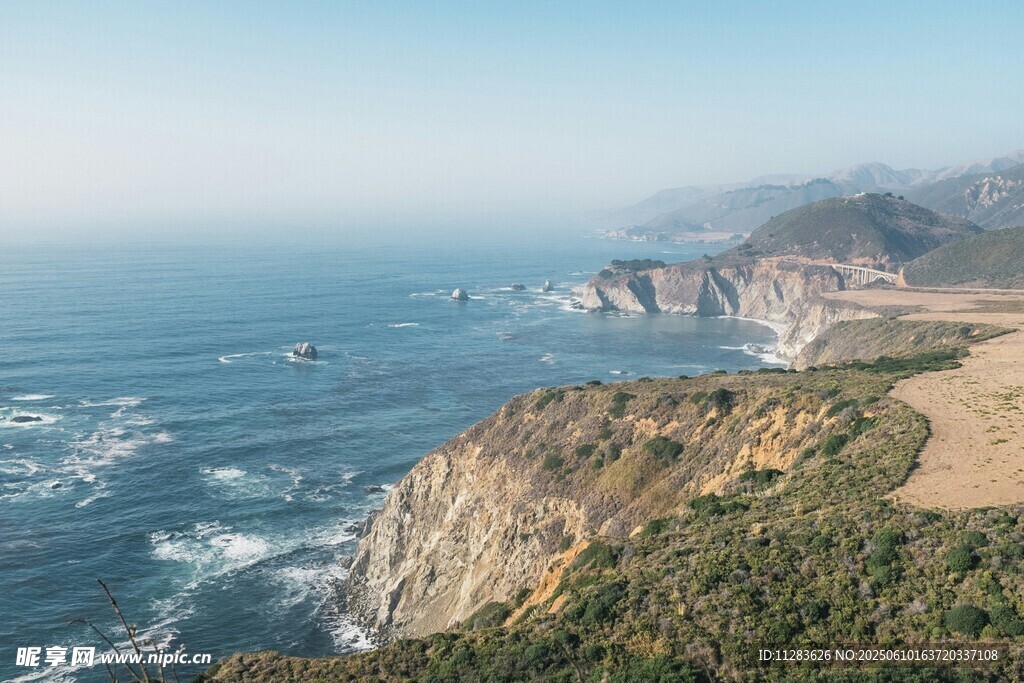 海岸壯麗風光