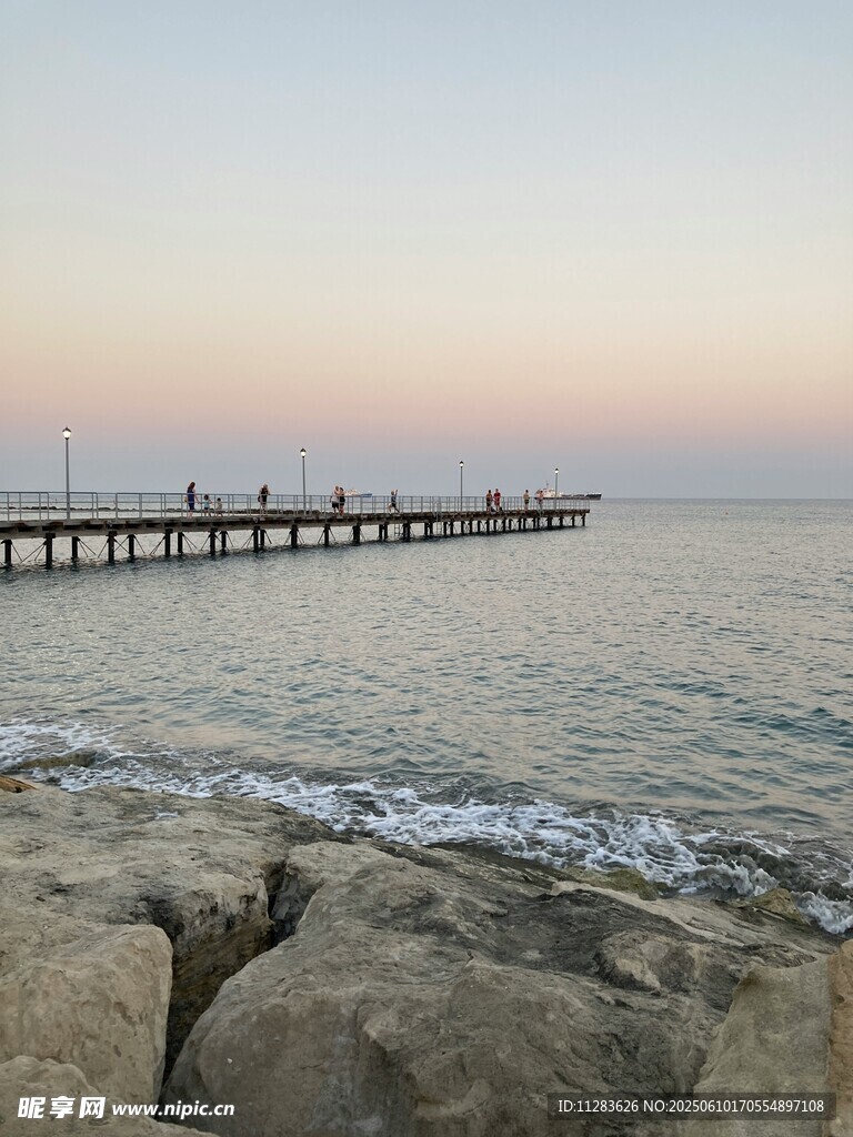 海邊碼頭日落美景