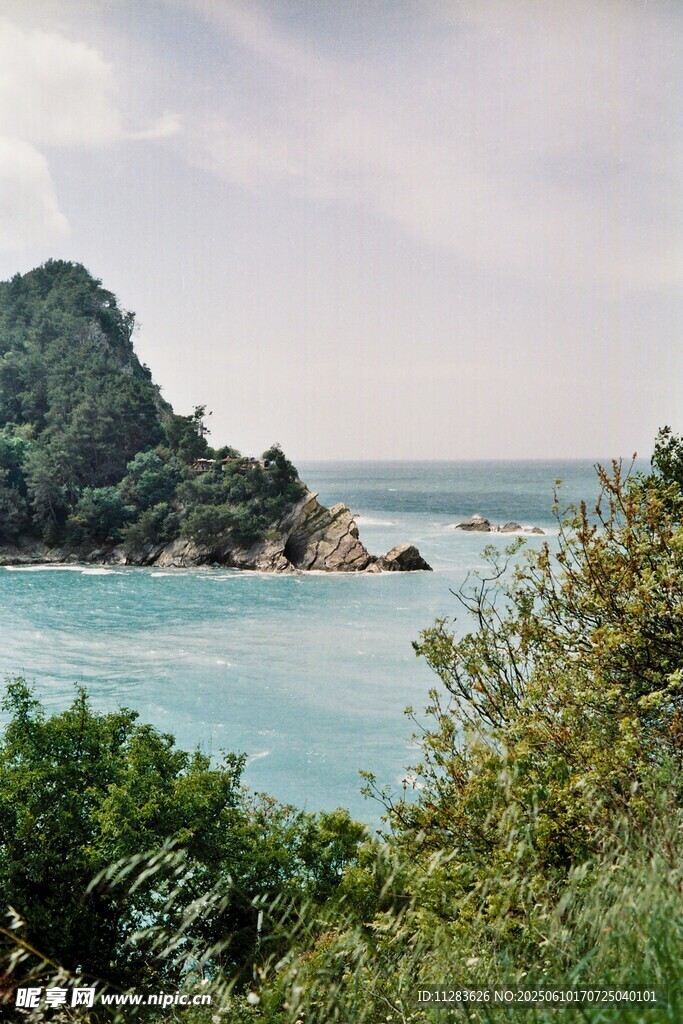海邊青山綠水美景