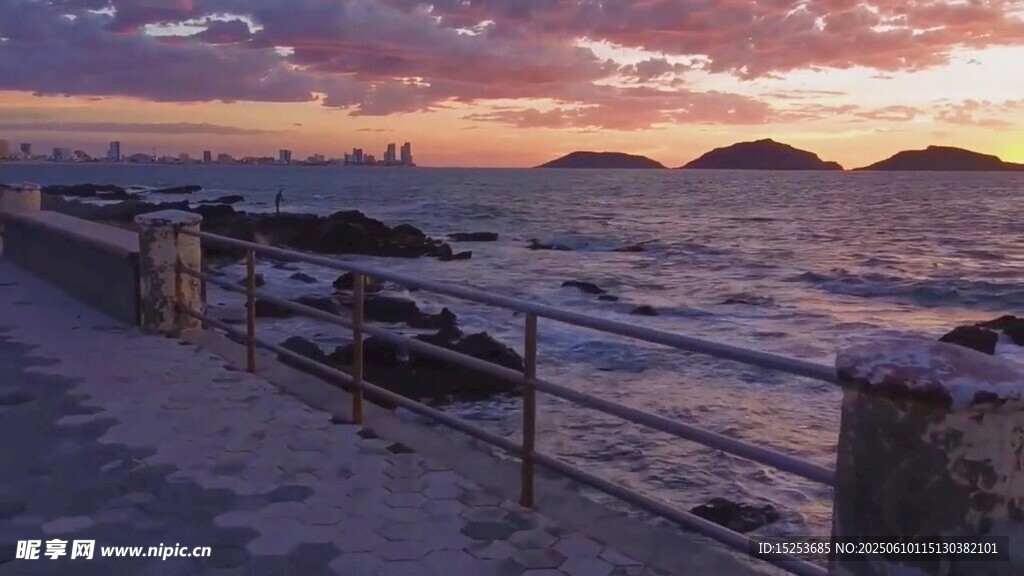 海邊日落美景