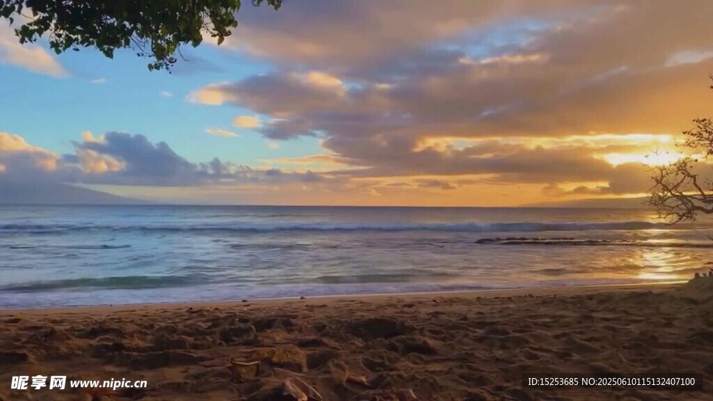 海邊絕美日落沙灘風景