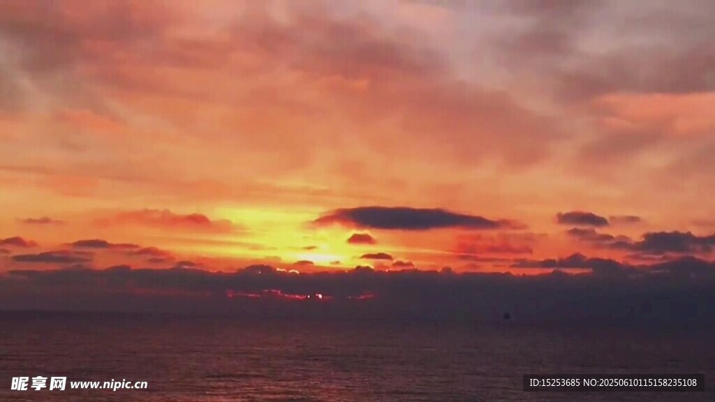 海上壯麗日落美景