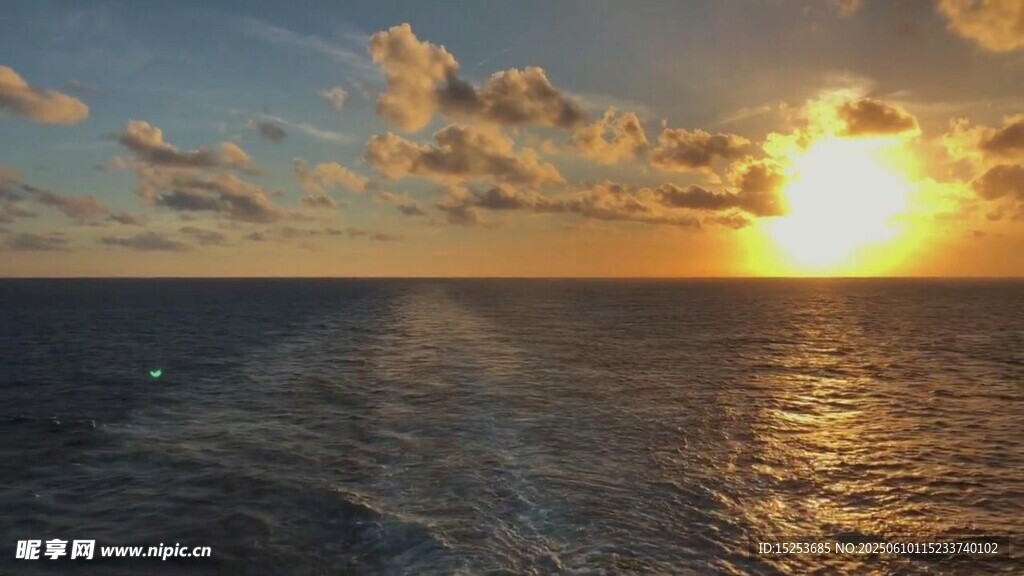 海上日落美景