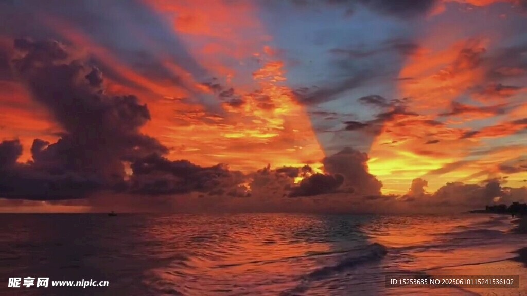 絢麗海上日落美景