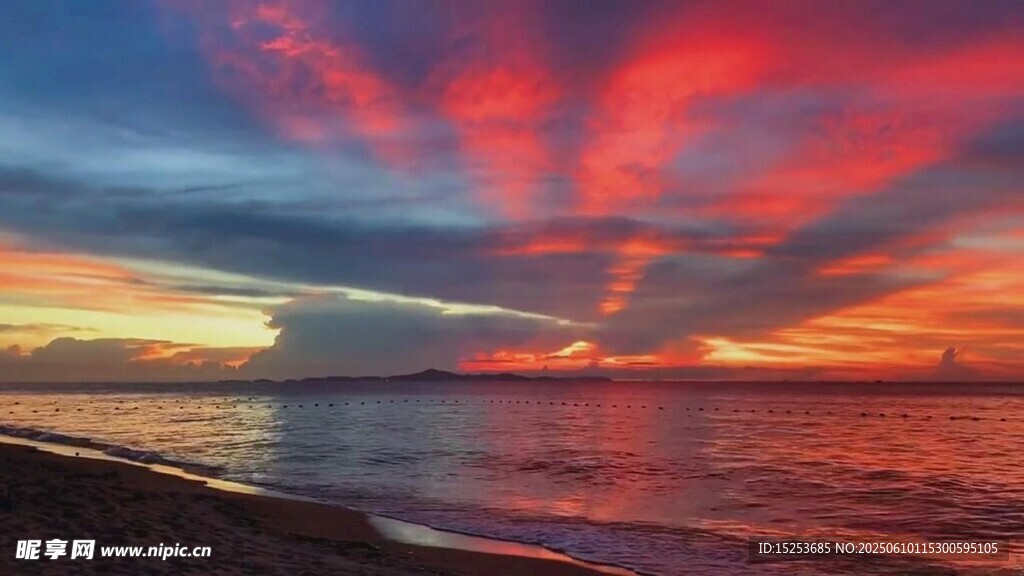 海邊絢麗晚霞美景