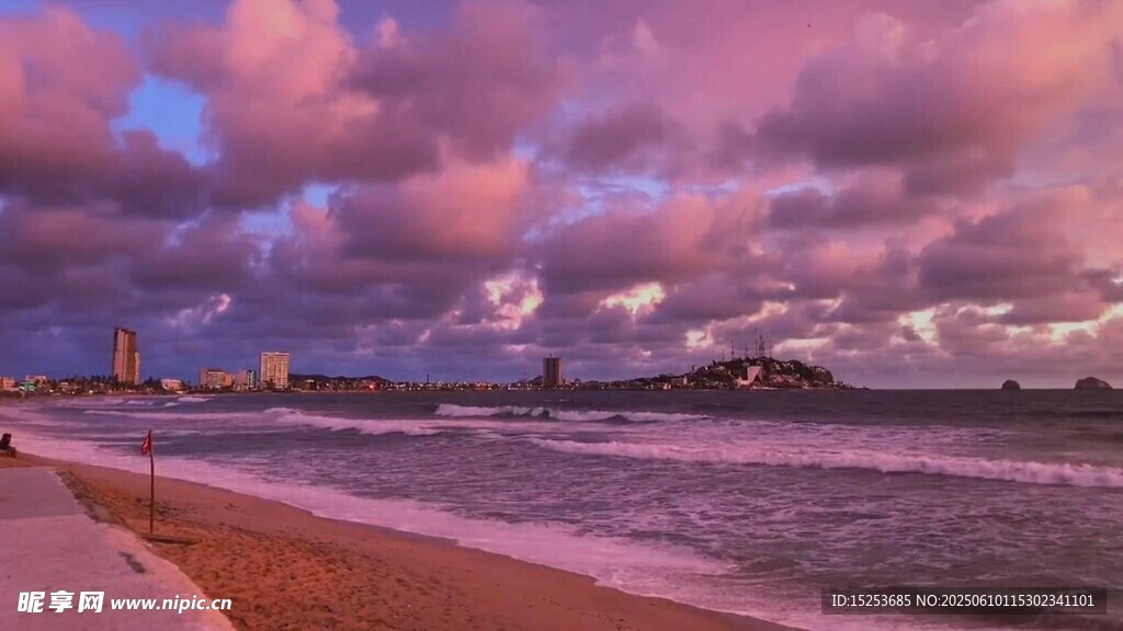 夢幻海濱晚霞美景