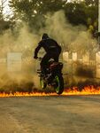 摩托車特技表演燃爆現場