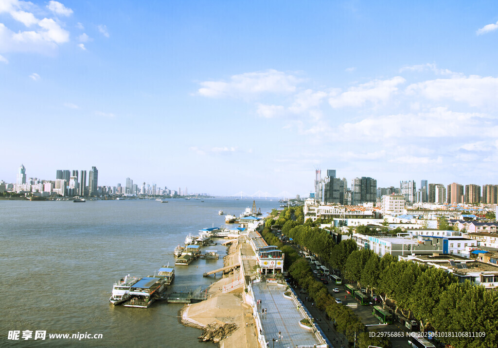 江邊城市風光美景