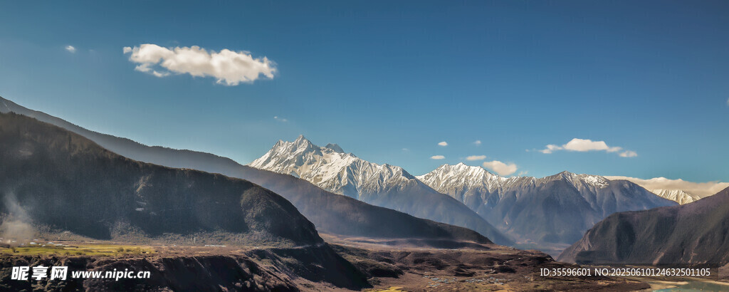 壯麗雪山藍(lán)天美景