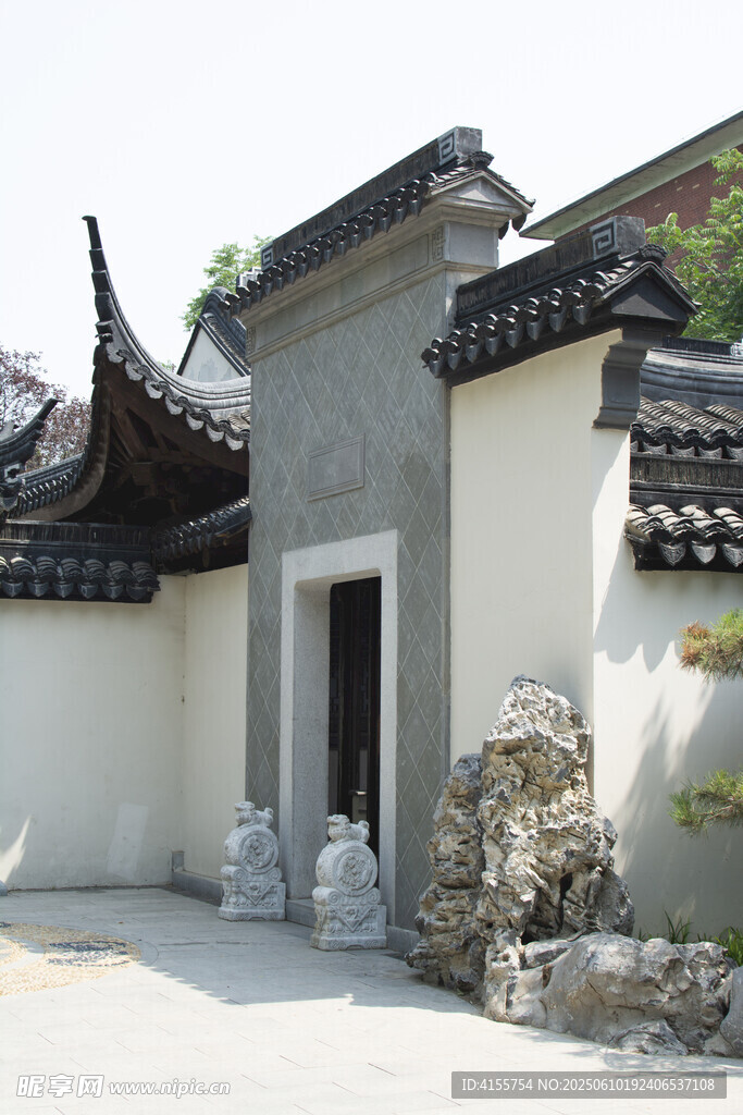中式傳統庭院建筑一角