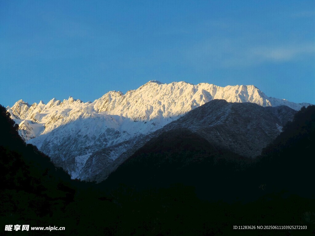 壯麗雪山美景