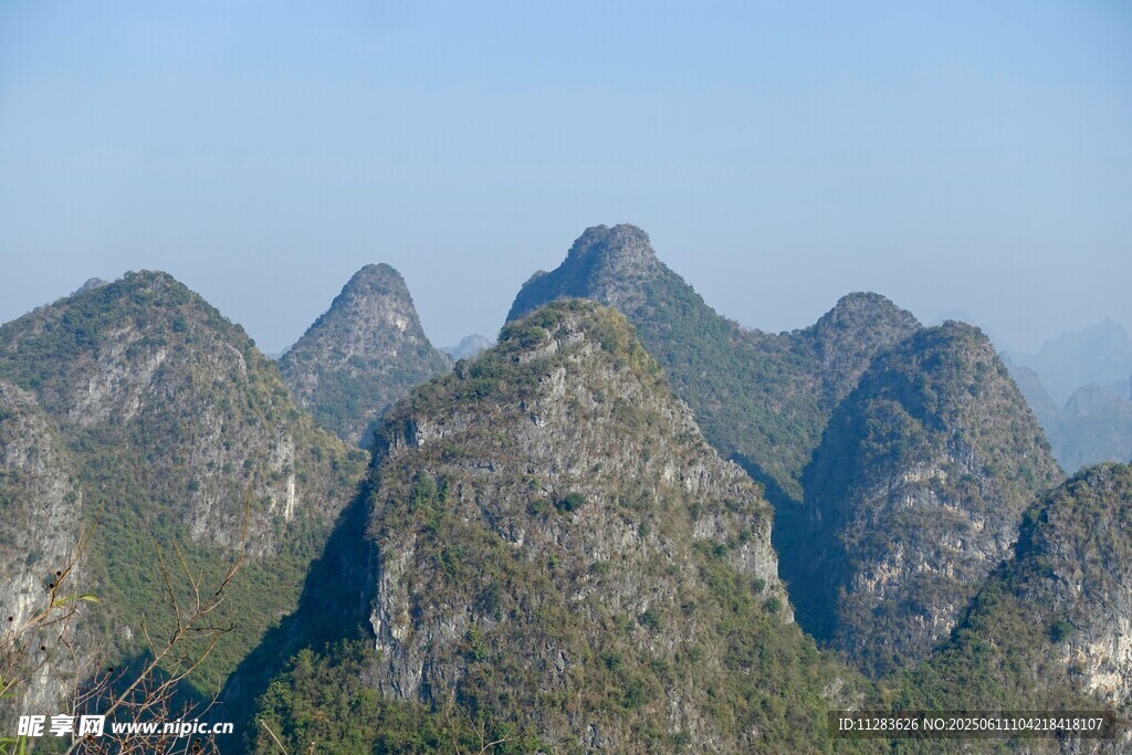 壯麗群山景觀
