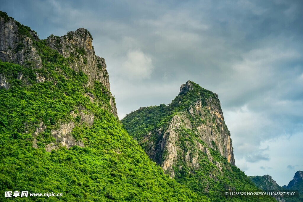 云霧繚繞美景