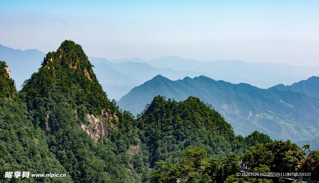 壯麗青山美景