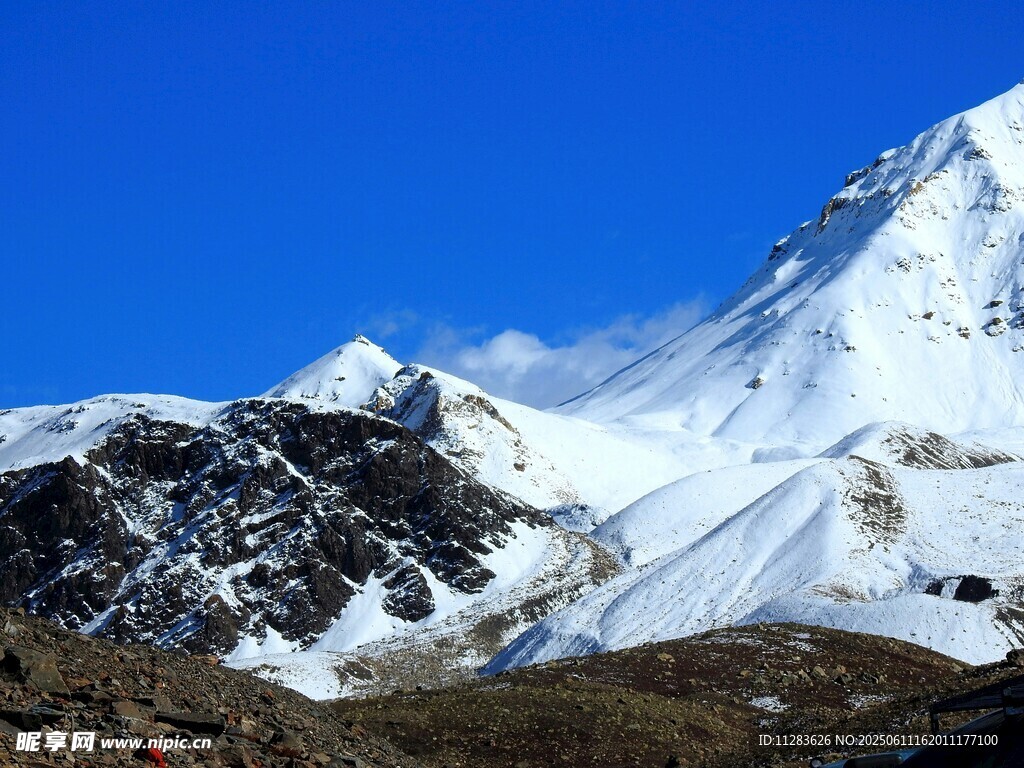 雪山壯麗風光
