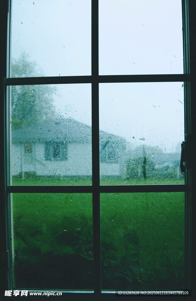 雨天窗景