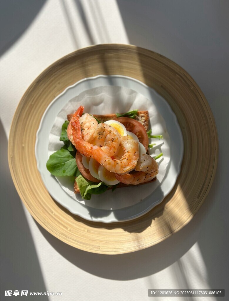 美味蝦仁擺盤美食