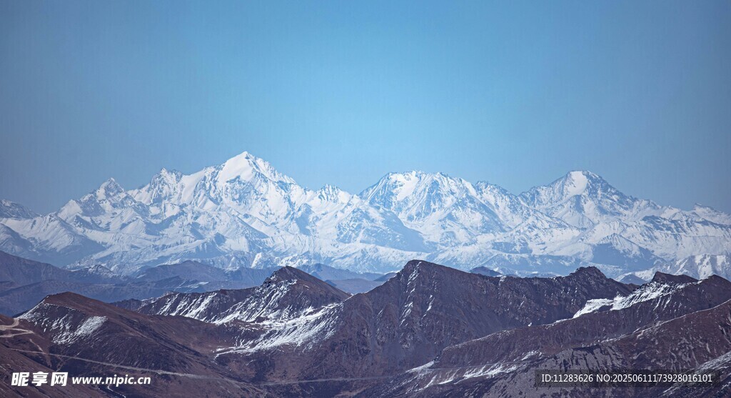 壯麗雪山景觀
