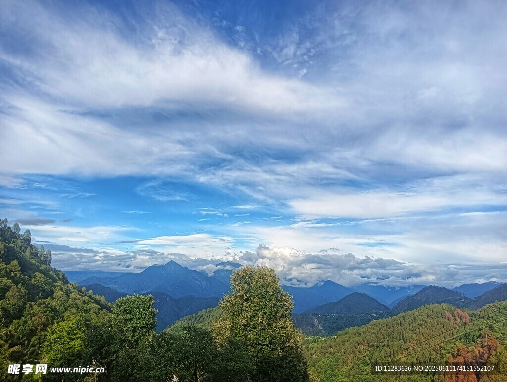 山間美景
