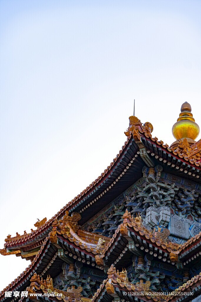 中式古建筑屋頂精美一角