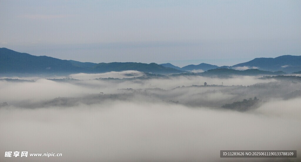 山間云海美景