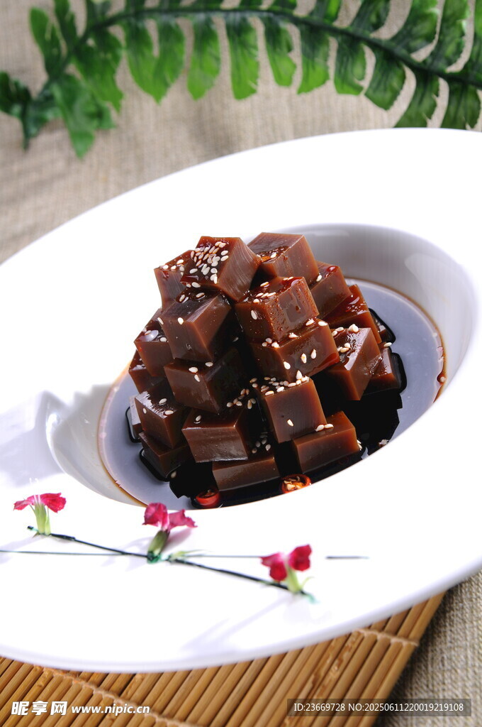 涼拌橡子粉