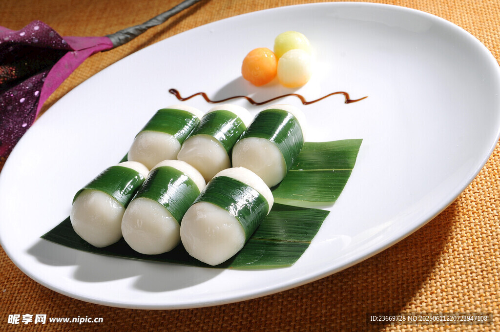 竹葉糯米團子美食展示