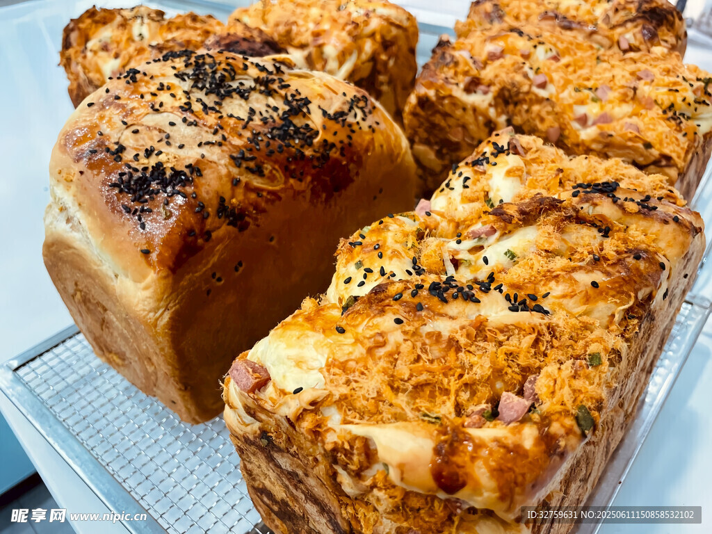 美味芝麻肉松面包