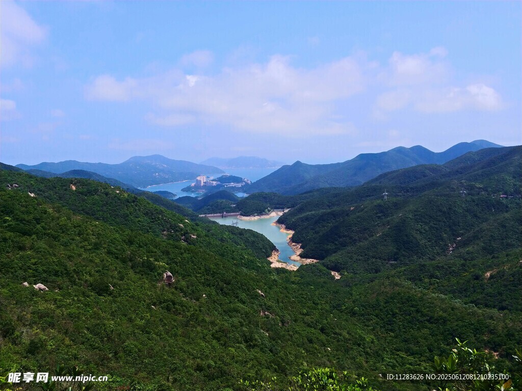 青山綠水間的秀麗風光