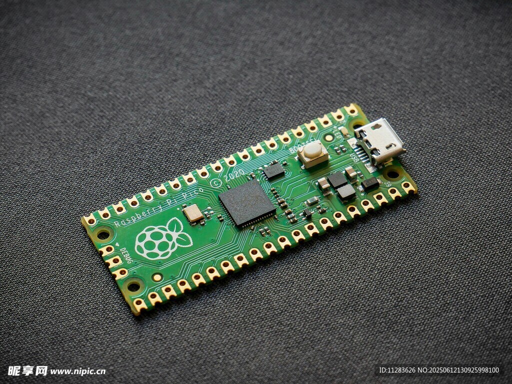 綠色電路板特寫