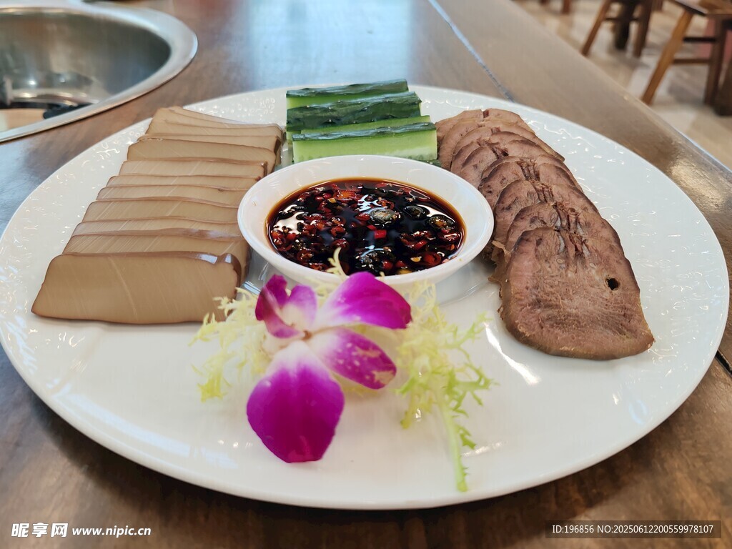 涼拌鹵肉