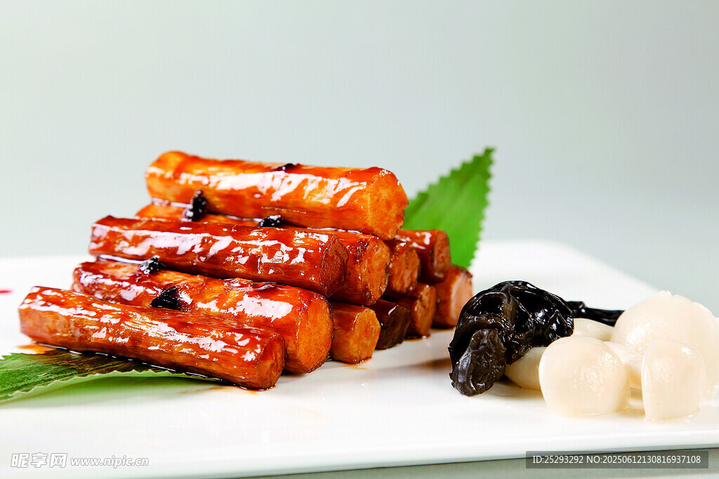 美味醬燒排骨擺盤精致
